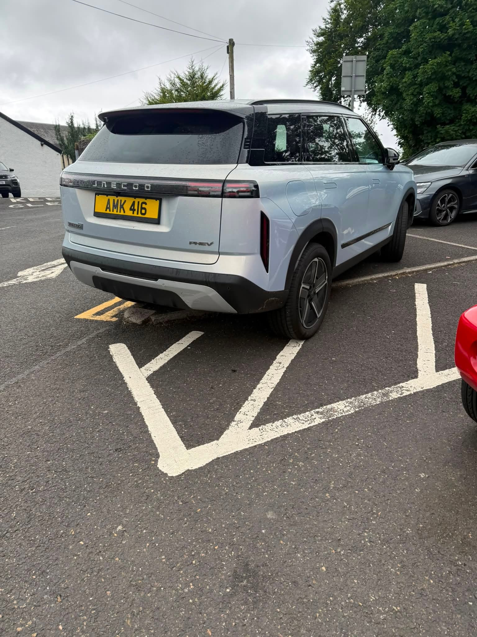 Vehicle photographed in an approved report for bad parking in Glasgow.